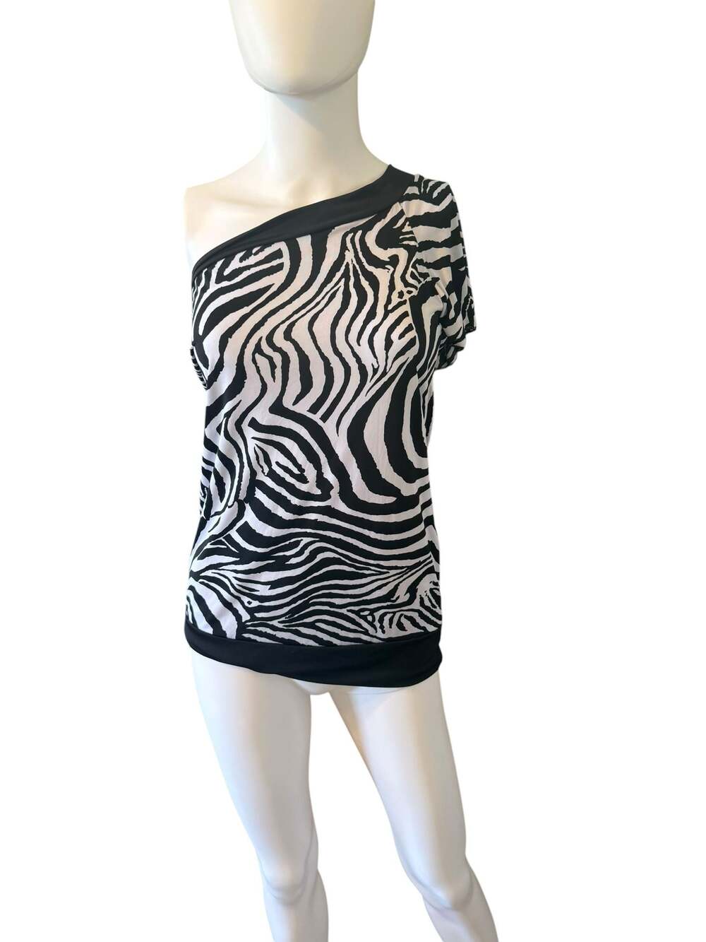 Kiwi Black and White Zebra Print One Shoulder Top Size M Style 18103